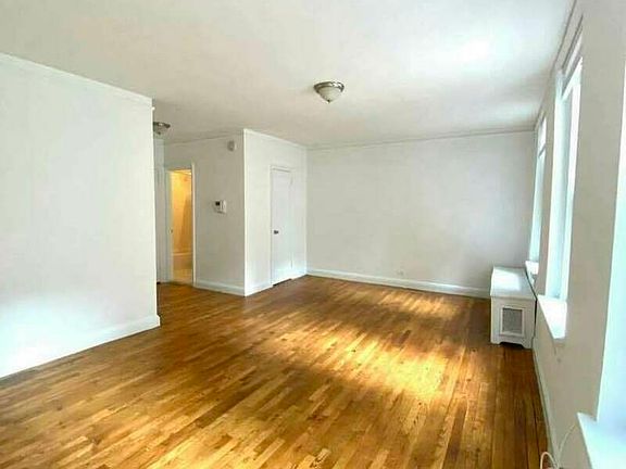 4th image of 401 E 58th St APT 11A