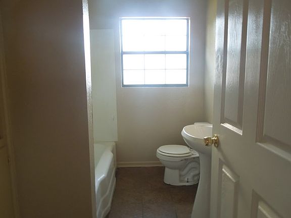 4th image of 1302 Patton Dr