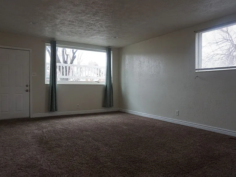 2564 S. 700 E. — Photo 3
