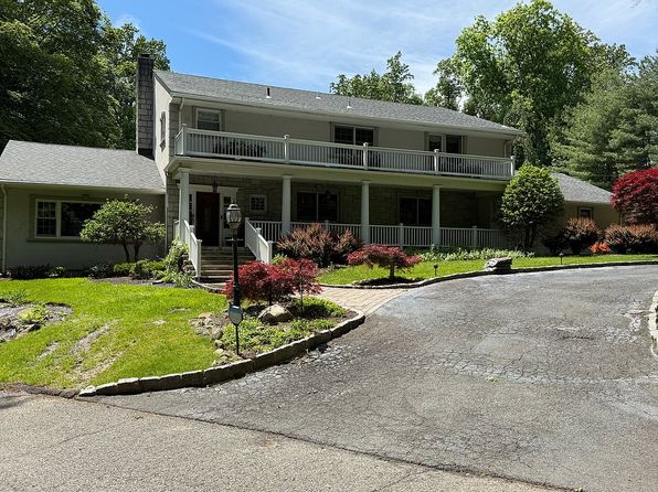 23 Pascack Rd