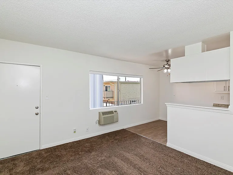 16229 Woodruff — Photo 14