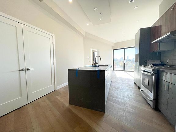 4th image of 517 Poplar St #310H