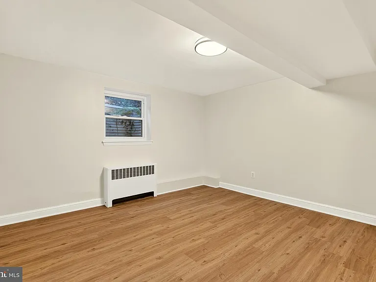 2375 N Vernon St — Photo 56