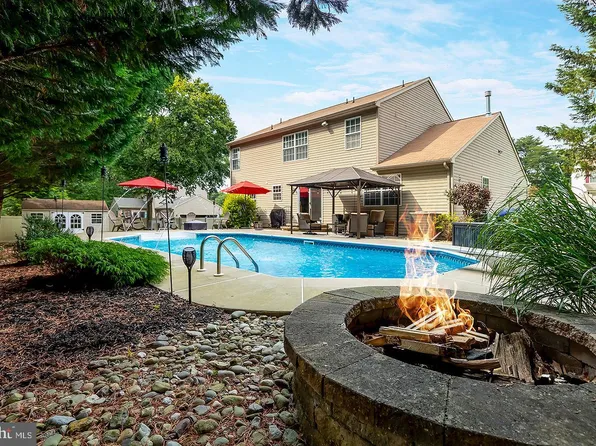 131 Carriage Hill Cir, Mantua, NJ 08051