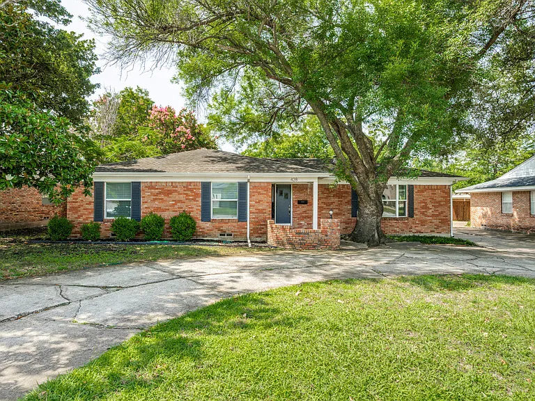428 E Spring Valley Rd — Photo 1
