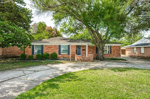 428 E Spring Valley Rd Photo 1