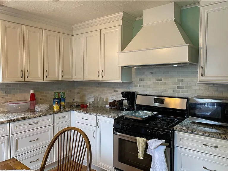 236 N Pike St — Photo 14
