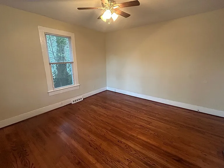 1506 Charlton St — Photo 22