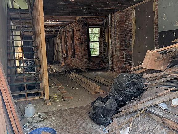 2nd image of 503 E 3rd St