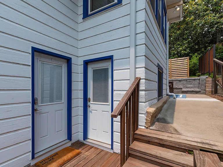 131 Courtland Ave — Photo 33