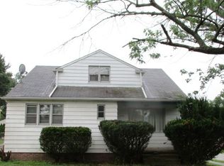 18200 McCracken Rd, Maple Heights, OH 44137