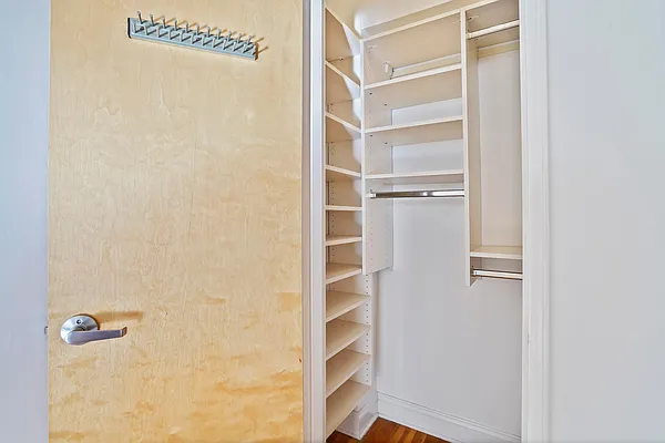 Sold by Daniel Gale Sotheby's International Realty | media 36