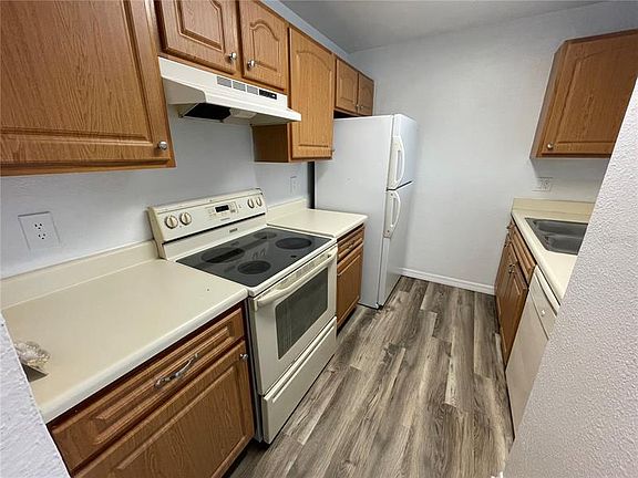 2nd image of 4716 Walden Cir #36