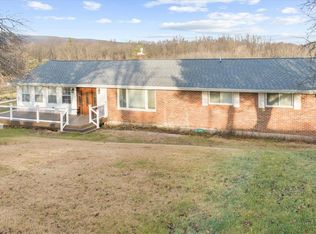 988 Hoch Rd, Danielsville, PA 18038