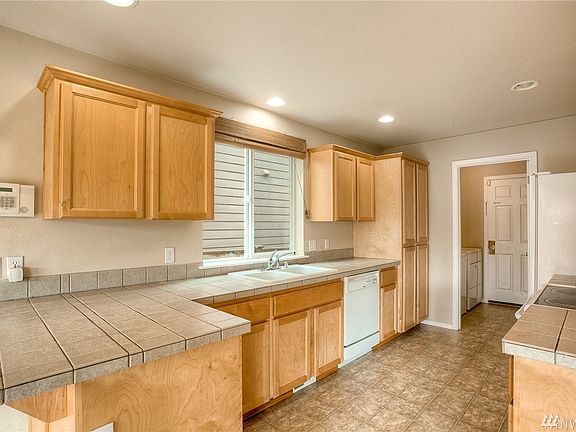 4th image of 8424 137th Street Ct E