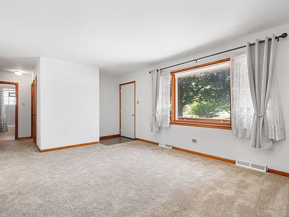 3rd image of 8611 Nordica Ave