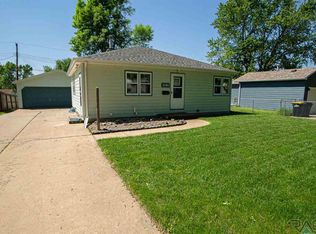 3101 E Claudette Dr, Sioux Falls, SD 57103