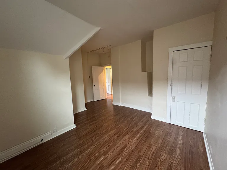 548 Potomac Ave #3 — Photo 8
