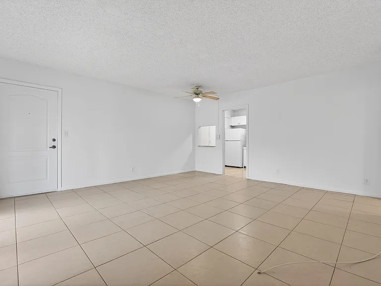 760 SE 2nd Ave #D216 — Photo 6