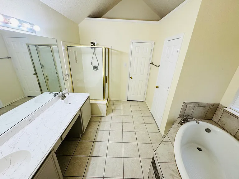 716 Elm Falls Pl — Photo 8