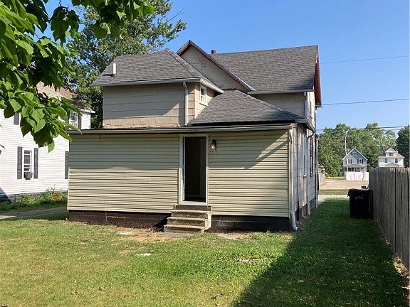 2nd image of 312 16th St