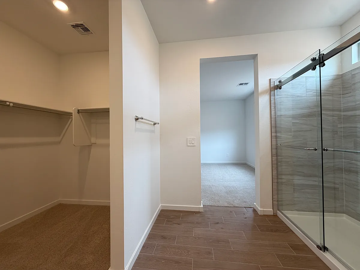 Building Photo - 15844 W Cottontail Ln