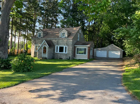 2 Pleasant St #1, Clinton, NY 13323