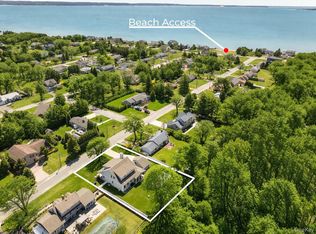 700 Gin Ln, Southold, NY 11971