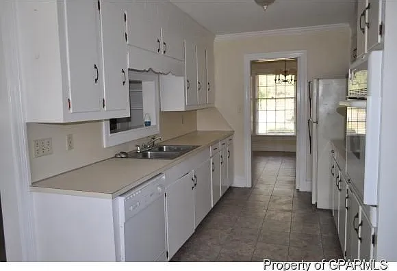 2006 S Elm St — Photo 3