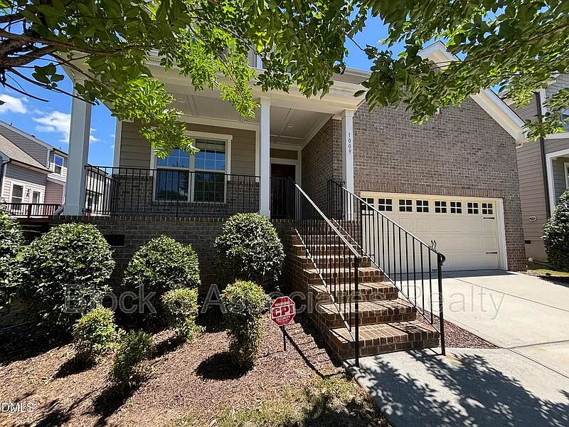 5 bed, 3.0 bath, $2,949 — Photo 1