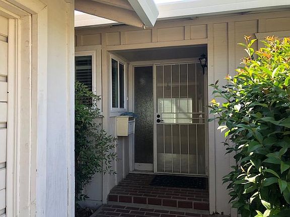 3rd image of 8690 Everglade Dr