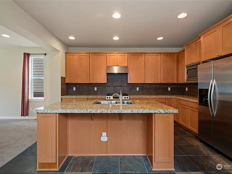 574 Lyons Pl NE — Photo 7