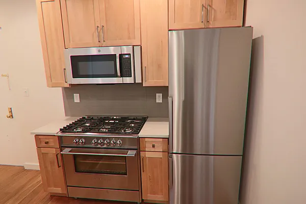 Rented by PMG Real Estate  | media 29