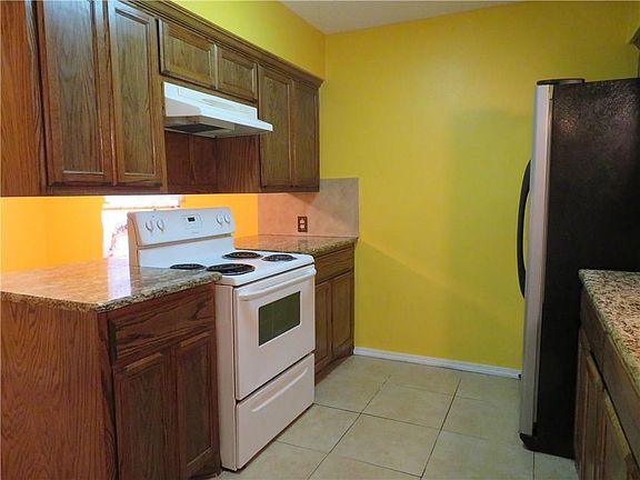 5th image of 2909 Wyndrock Dr