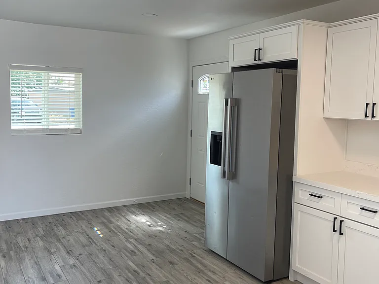 3120 W Surrey Ave — Photo 12