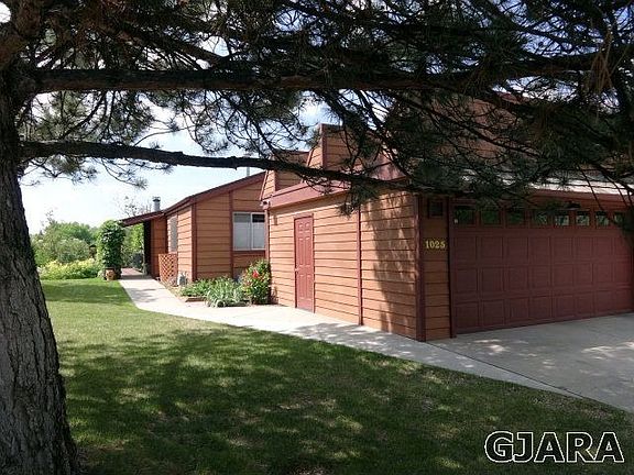 2nd image of 1025 Lakeside Dr