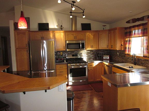 2nd image of 427 11th St W