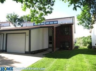 260 Parkside Ln, Lincoln, NE 68521