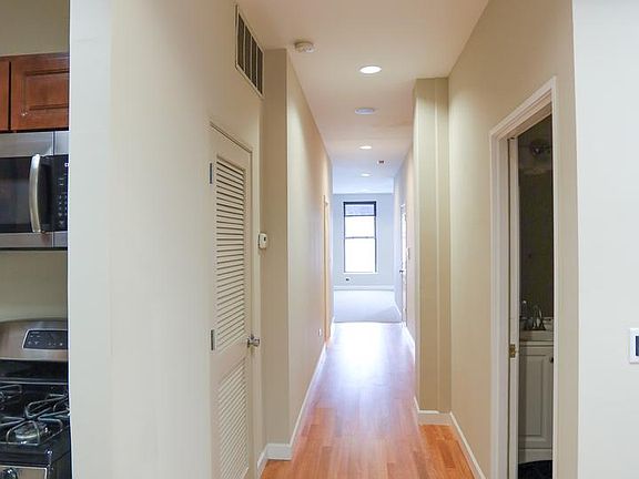 3rd image of 1583 N Clybourn Ave #3