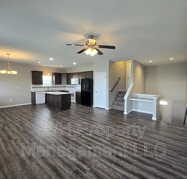 5937 N Millsboro St — Photo 6