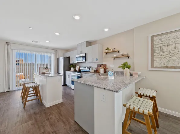 Unit 130 Plan, Solaris at Russell