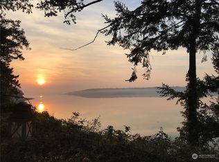 1577 Penn Cove Rd, Oak Harbor, WA 98277