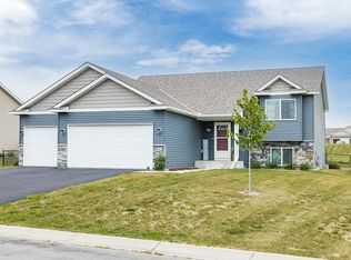 902 Mulberry Ave NE, Montgomery, MN 56069