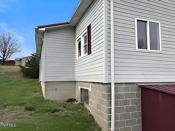 3rd image of 476 Morelock St