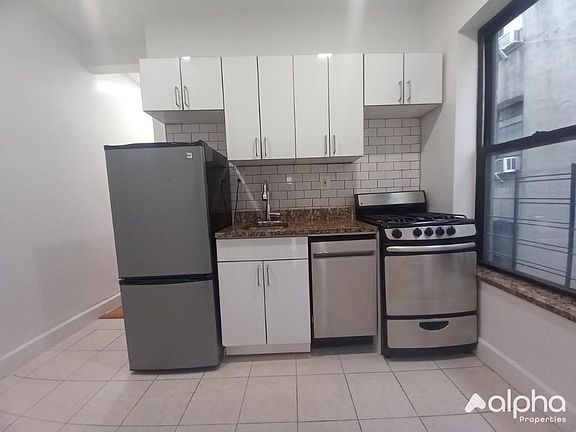 5th image of 171 E 101st St APT 22