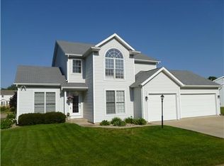 51647 Meadow Pond Dr, Granger, IN