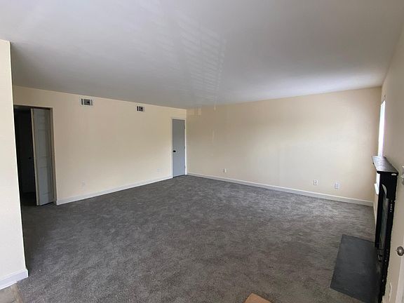 3rd image of 1421 Olivewood Ct