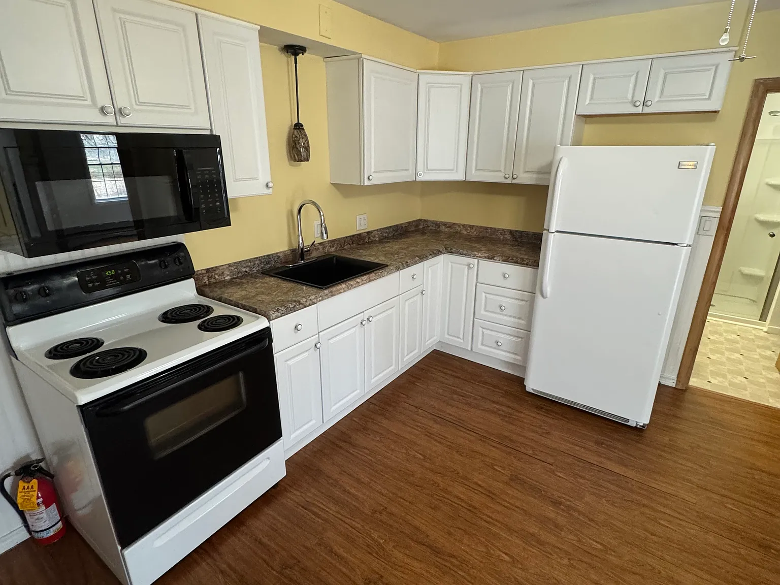 1 bed, 700 sqft, $1,400 — Photo 2
