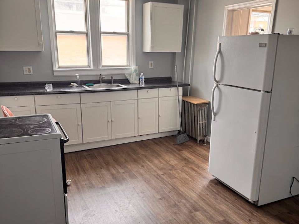 1st image of 102 N Lehigh Ave APT 1