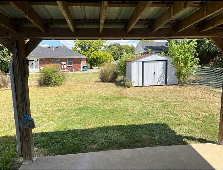 121 Canterbury St — Photo 13